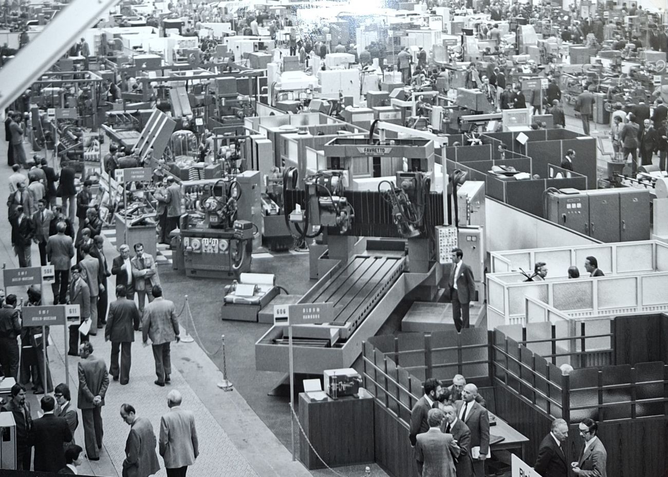 German EMO premiere: In 1977 – two years after Paris – the machine tool industry showcases itself for the first time on a global scale in Hannover.