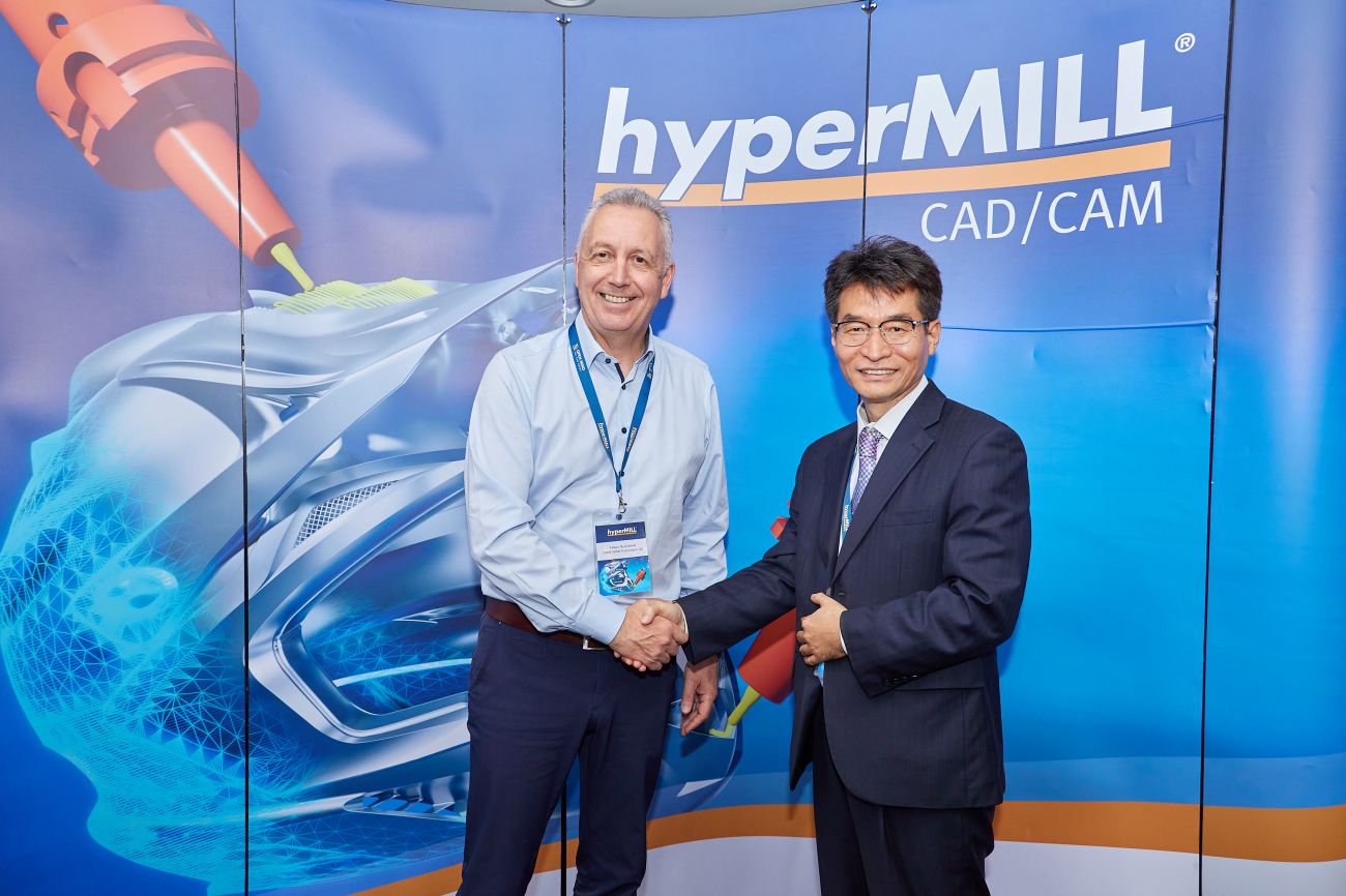 Volker Nesenhöner, CEO, OPEN MIND Technologies AG and Dong-Keug Kim, Managing Director, OPEN MIND Technologies Korea Ltd