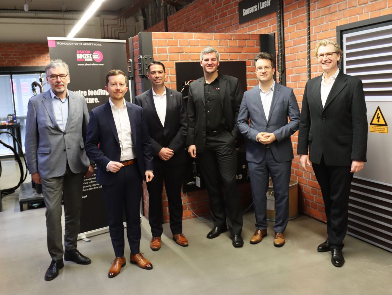  L-R: Prof. Dr. Emil Schubert (Abicor Binzel); Thibault Bautze-Scherff (Blackbird); Jens Schleicher (Abicor Binzel); Pascal Brozio (Blackbird); Dr. Andreas Kahn (Abicor Binzel) and Karl Christian Messer (Blackbird).