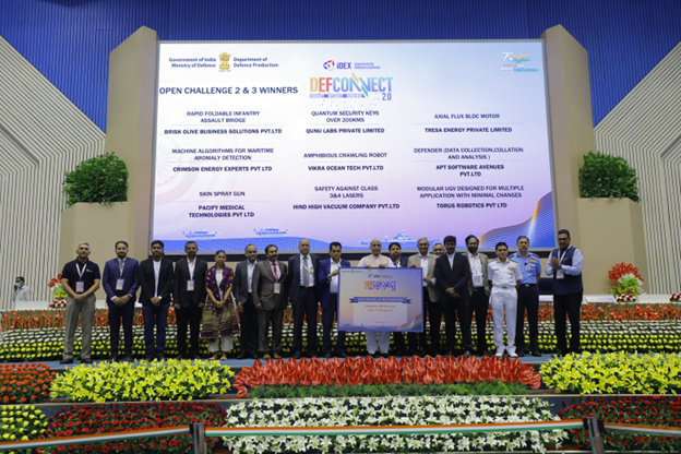Hon’ble Defence Minister Rajnath Singh at DEFCONNECT 2.0 award ceremony