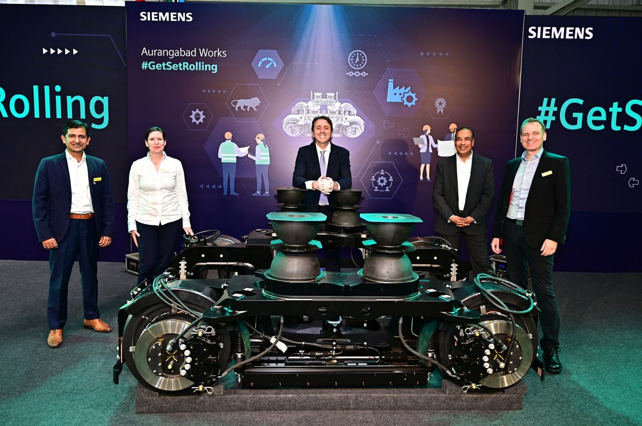 (L-R) Gunjan Vakharia, Head - Mobility Business, Siemens Ltd; Dr Andrea Estrada-Hein, Executive Vice President, Rail Components, Siemens Mobility; Michel Obadia, Chief Executive Officer, ASEAN Pacific, Siemens Mobility; Sunil Mathur, Managing Director and Chief Executive Officer, Siemens Ltd; and Dr Daniel Spindler, Executive Director and Chief Financial Officer, Siemens Ltd.